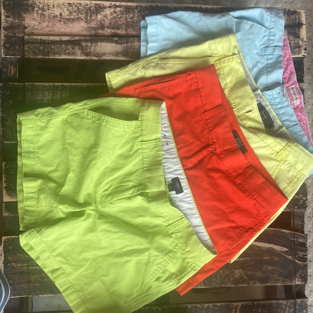 4 pack of chino shorts!